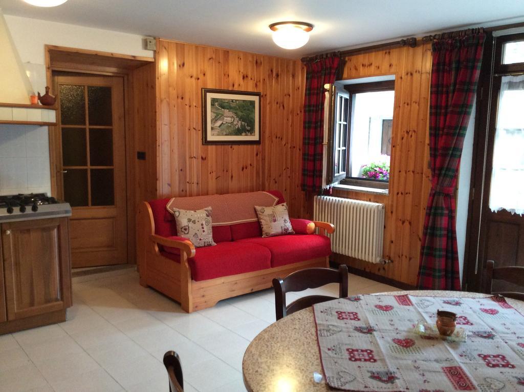 B&B La Vieille Meison De Pappa Sarre Rum bild
