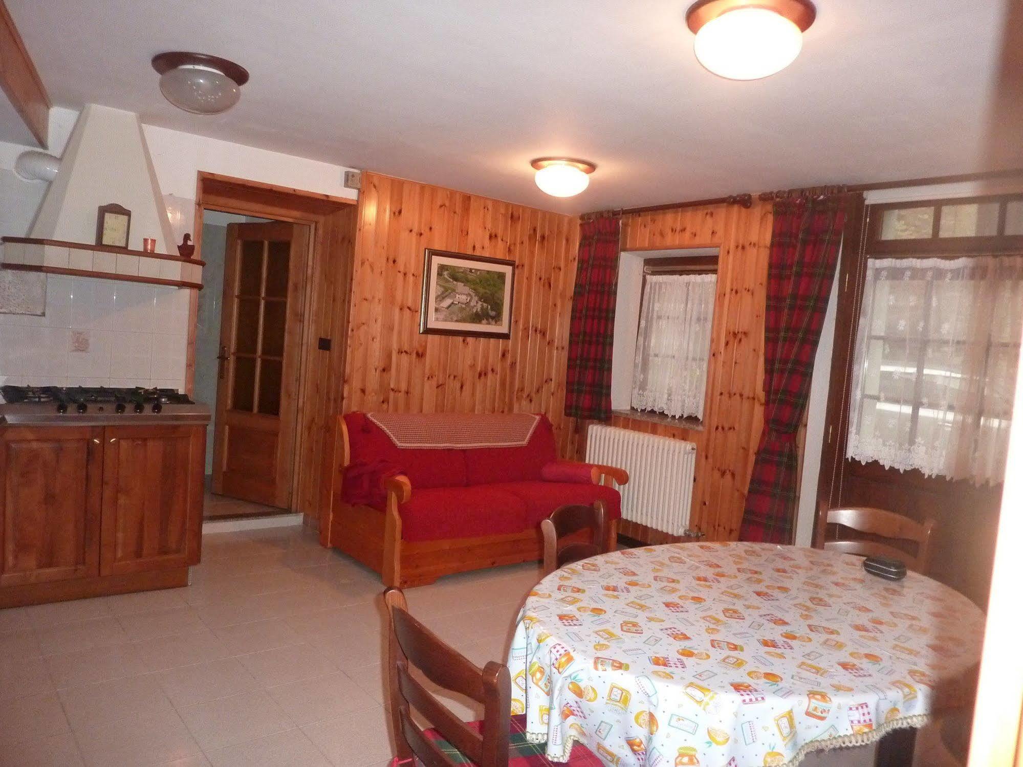 B&B La Vieille Meison De Pappa Sarre Exteriör bild