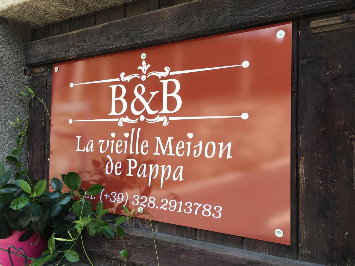 B&B La Vieille Meison De Pappa Sarre Exteriör bild
